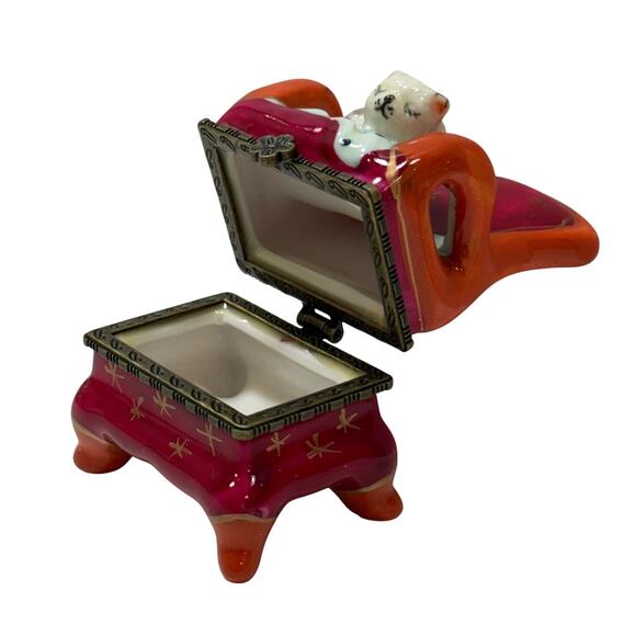 NEW Ceramic Kitten in Armchair Hinged Trinket Box. KK547 - Picture 6 of 6